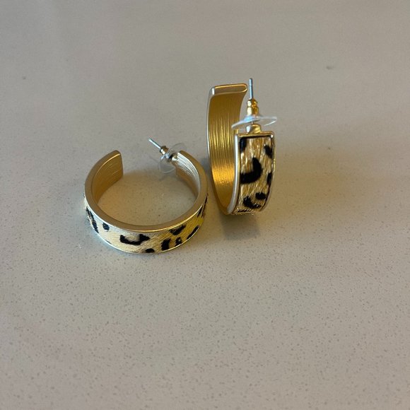 Cheetah x Gold Hoop Earrings - Picture 1 of 2